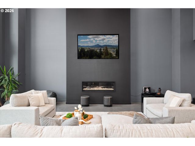 85168 STRAYER Pl, Eugene, OR 97405