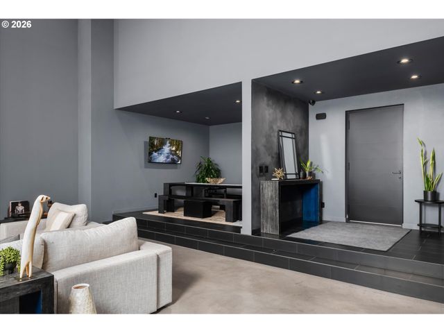 85168 STRAYER Pl, Eugene, OR 97405