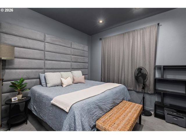 85168 STRAYER Pl, Eugene, OR 97405