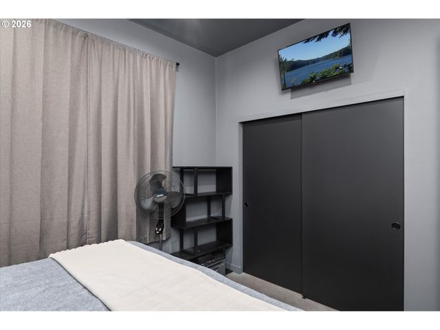 85168 STRAYER Pl, Eugene, OR 97405