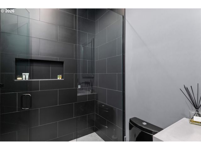 85168 STRAYER Pl, Eugene, OR 97405