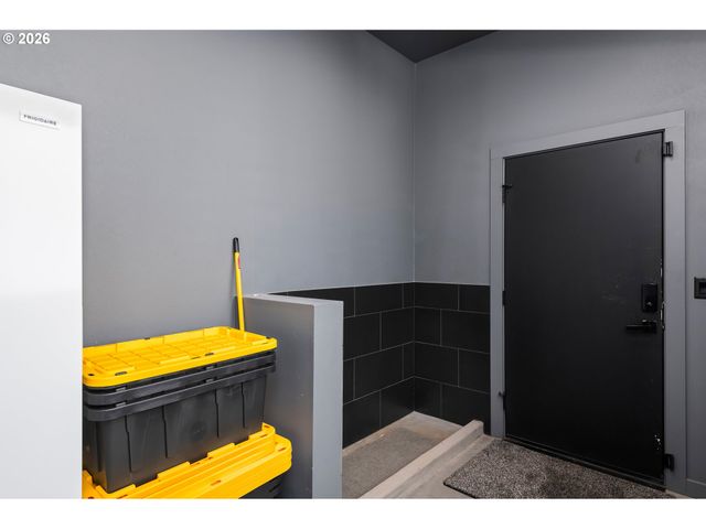 85168 STRAYER Pl, Eugene, OR 97405