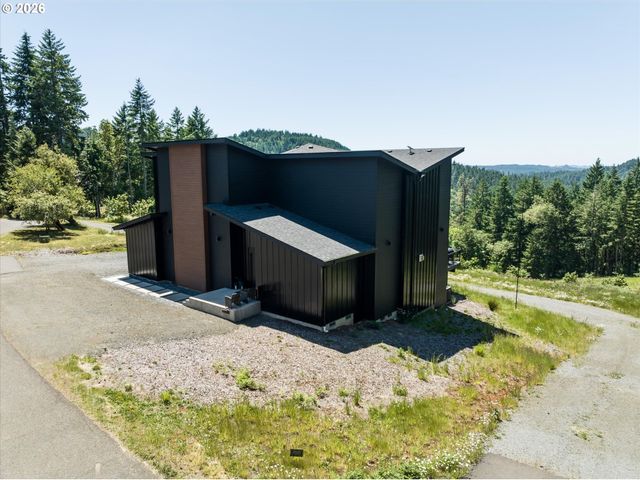 85168 STRAYER Pl, Eugene, OR 97405