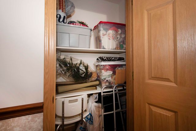 2009 W 75th Place, Merrillville, IN 46410