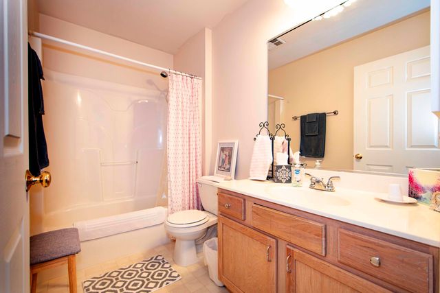 2009 W 75th Place, Merrillville, IN 46410