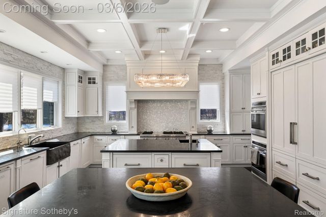 26377 Willowgreen Drive, Franklin Village, MI 48025