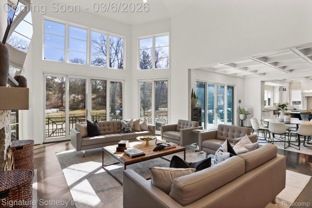 26377 Willowgreen Drive, Franklin Village, MI 48025