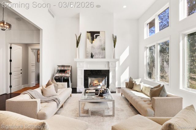 26377 Willowgreen Drive, Franklin Village, MI 48025