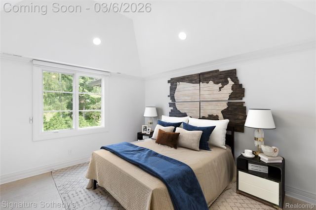 26377 Willowgreen Drive, Franklin Village, MI 48025