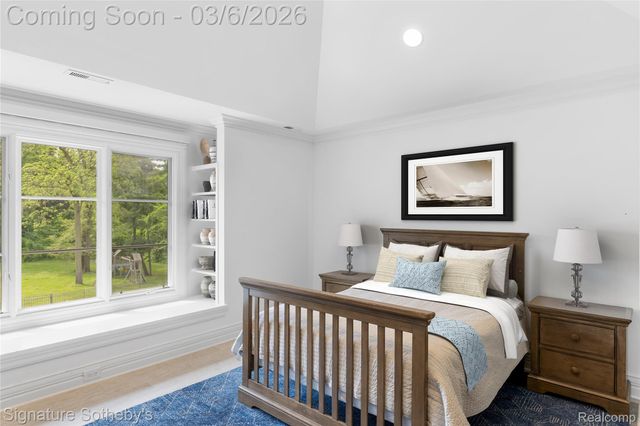 26377 Willowgreen Drive, Franklin Village, MI 48025