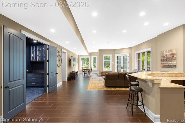 26377 Willowgreen Drive, Franklin Village, MI 48025