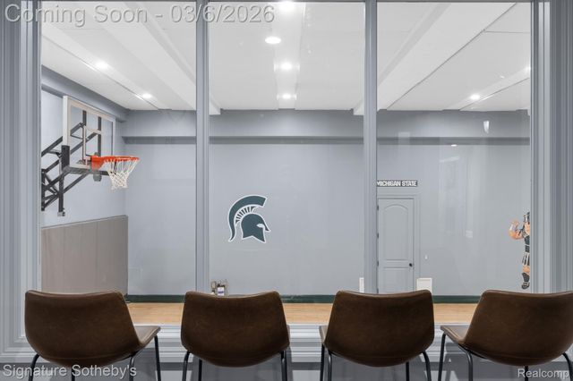 26377 Willowgreen Drive, Franklin Village, MI 48025