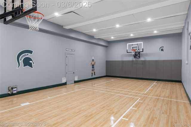 26377 Willowgreen Drive, Franklin Village, MI 48025