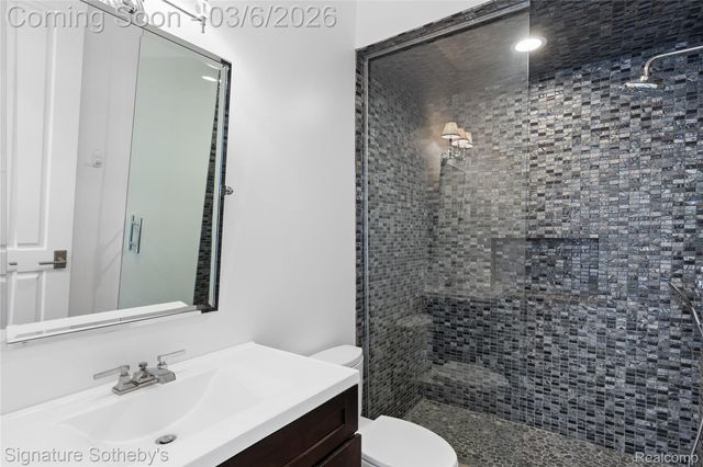 26377 Willowgreen Drive, Franklin Village, MI 48025