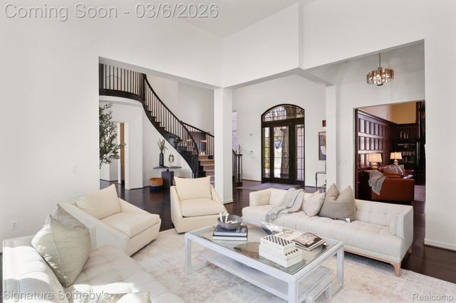 26377 Willowgreen Drive, Franklin Village, MI 48025