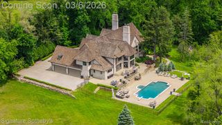 26377 Willowgreen Drive, Franklin Village, MI 48025
