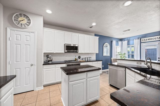 9611 Darbey Trace Drive, Spring, TX 77379