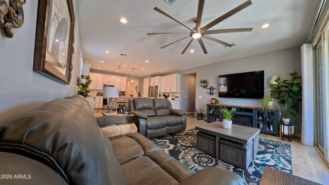 40105 W ELM Drive, Maricopa, AZ 85138