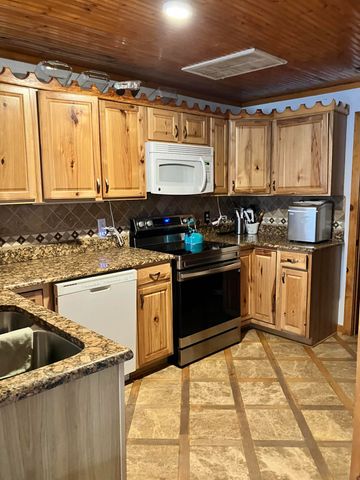 5650 Point Lavista, Malakoff, TX 75148