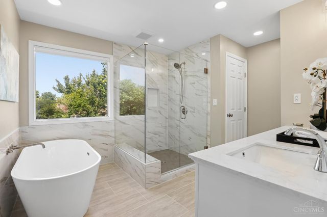 7665 Hunt Club Drive, Deerfield Twp., OH 45040