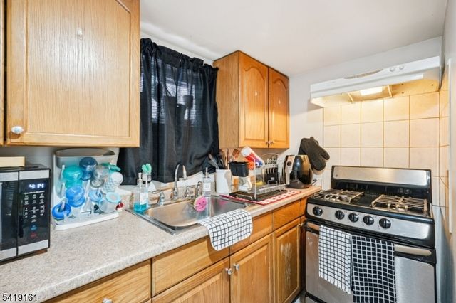 185 Trenton Ave, Paterson City, NJ 07503