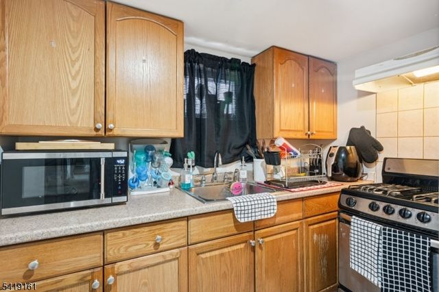 185 Trenton Ave, Paterson City, NJ 07503