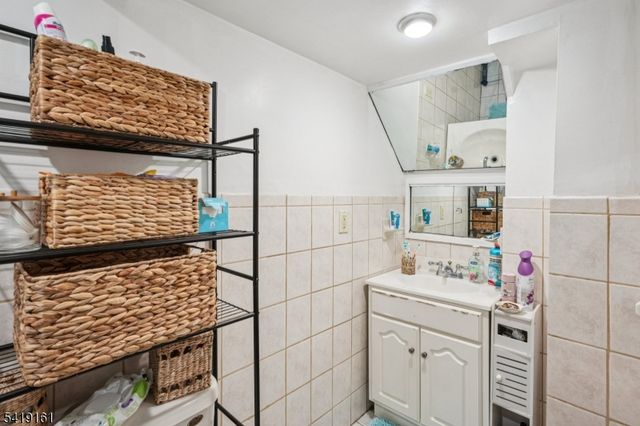 185 Trenton Ave, Paterson City, NJ 07503