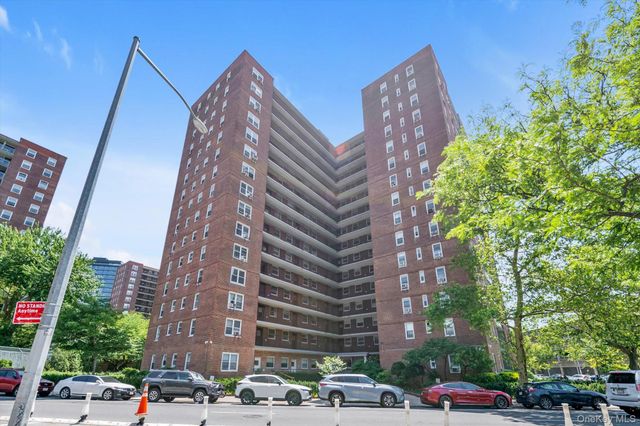 97-10 62 Drive 3H, Rego Park, NY 11374