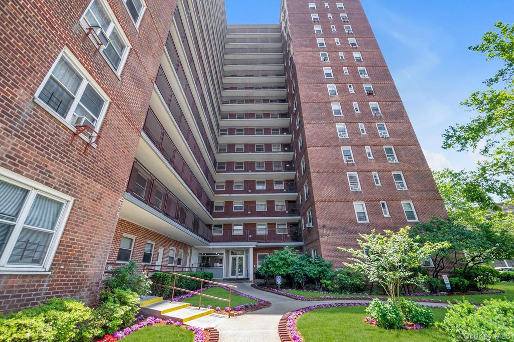 97-10 62 Drive 3H, Rego Park, NY 11374