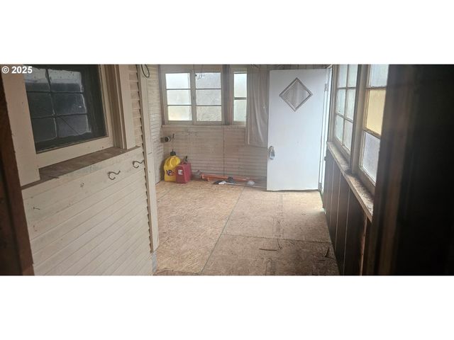 311 N 19TH Ave, Kelso, WA 98626