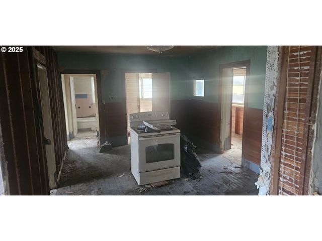 311 N 19TH Ave, Kelso, WA 98626