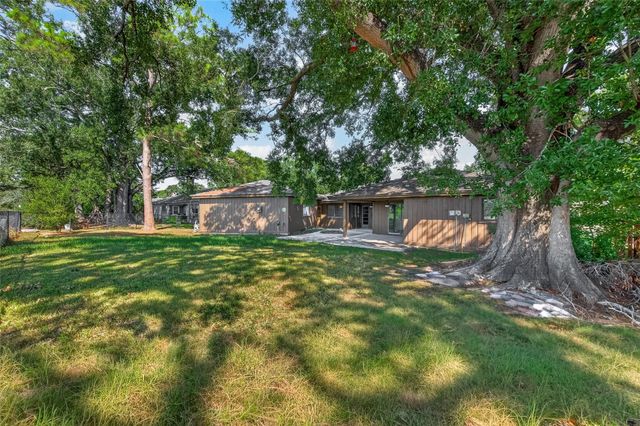 15318 Torry Pines Road, Houston, TX 77062