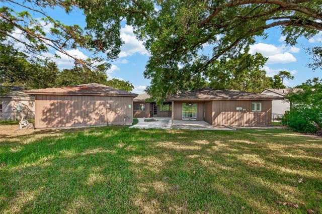 15318 Torry Pines Road, Houston, TX 77062