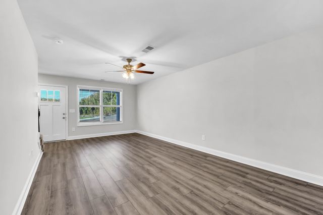 137 Quarry Point Dr C137, Clarksville, TN 37043