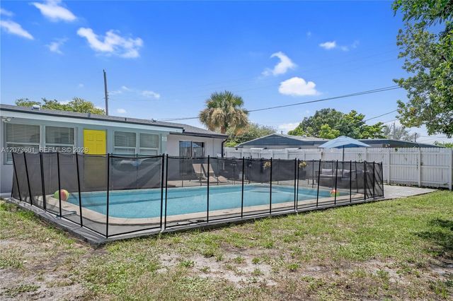 1610 S 24th Court, Hollywood, FL 33020