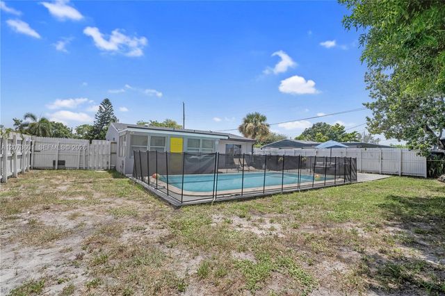 1610 S 24th Court, Hollywood, FL 33020