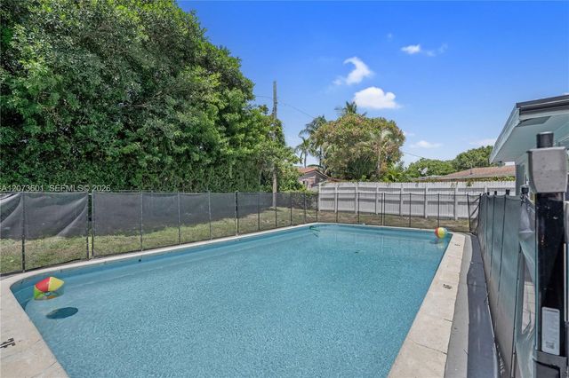 1610 S 24th Court, Hollywood, FL 33020