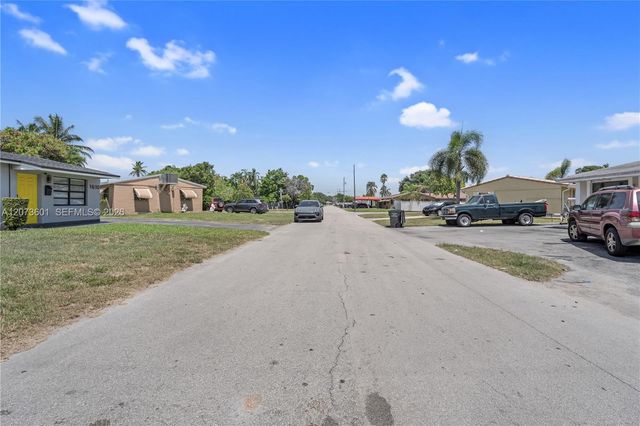 1610 S 24th Court, Hollywood, FL 33020