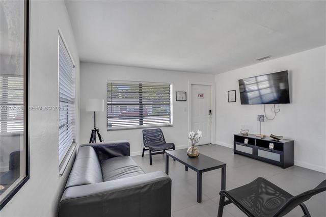 1610 S 24th Court, Hollywood, FL 33020