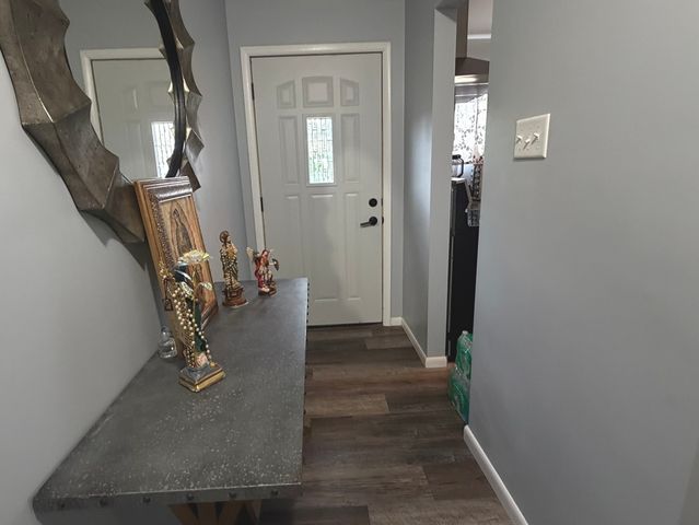 1911 N Hickory Street, Crest Hill, IL 60403