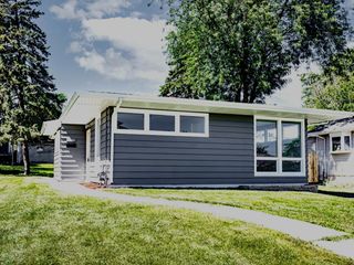 1911 N Hickory Street, Crest Hill, IL 60403