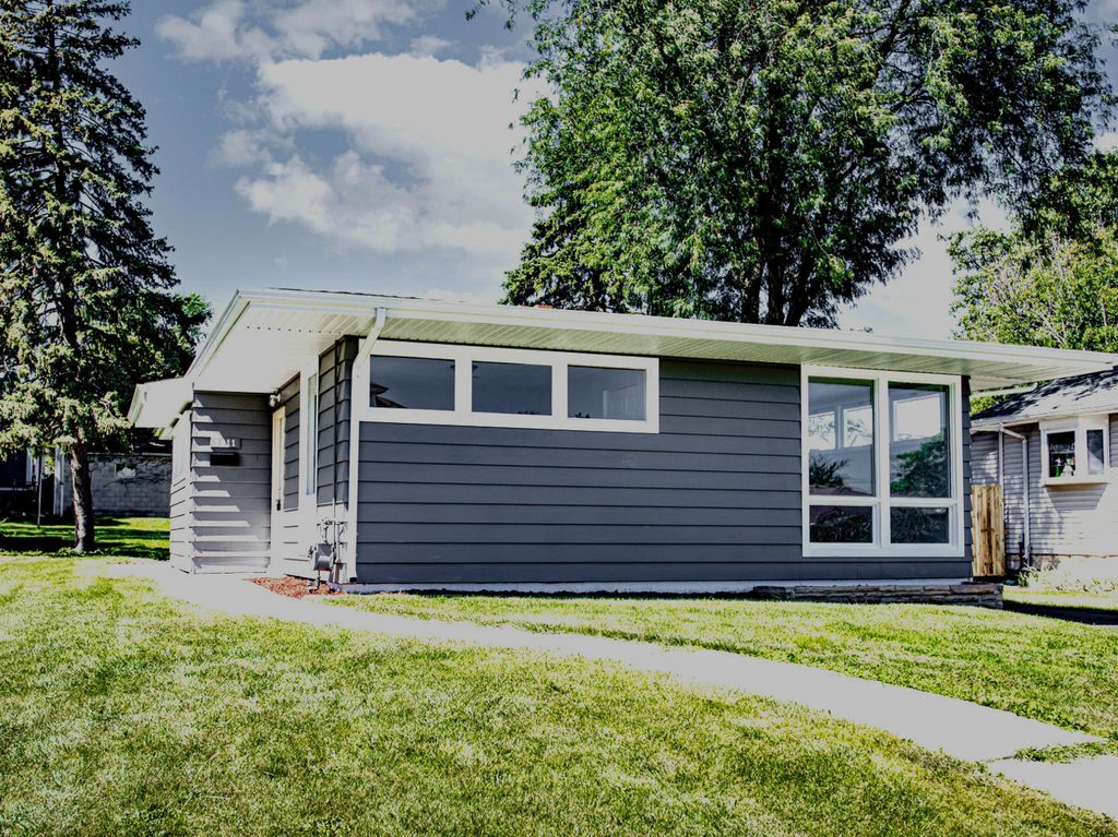 1911 N Hickory Street, Crest Hill, IL 60403