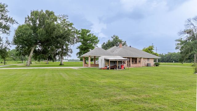 1585 Burma Rd, Thibodaux, LA 70301