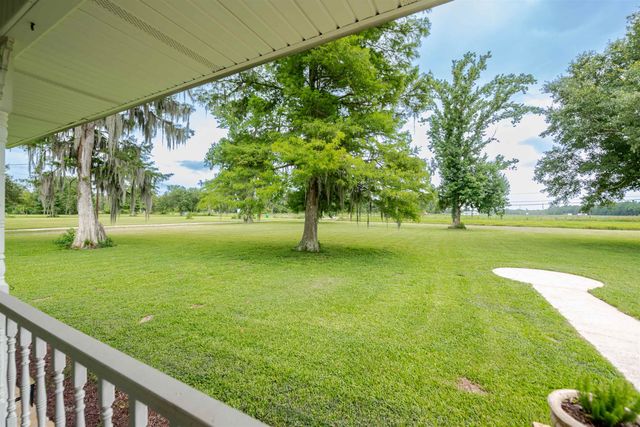1585 Burma Rd, Thibodaux, LA 70301