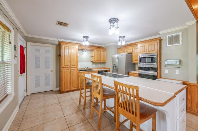 1585 Burma Rd, Thibodaux, LA 70301