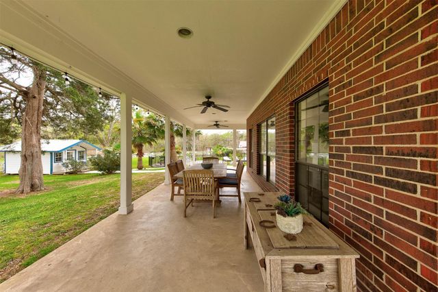 9520 El Chaco Drive, Baytown, TX 77521