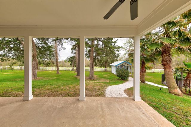9520 El Chaco Drive, Baytown, TX 77521