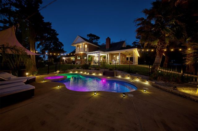 9520 El Chaco Drive, Baytown, TX 77521