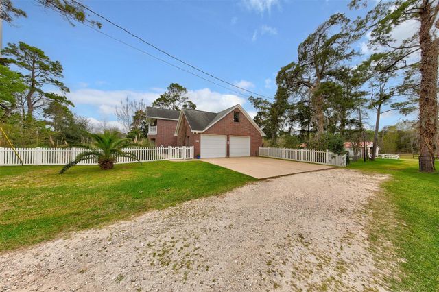9520 El Chaco Drive, Baytown, TX 77521