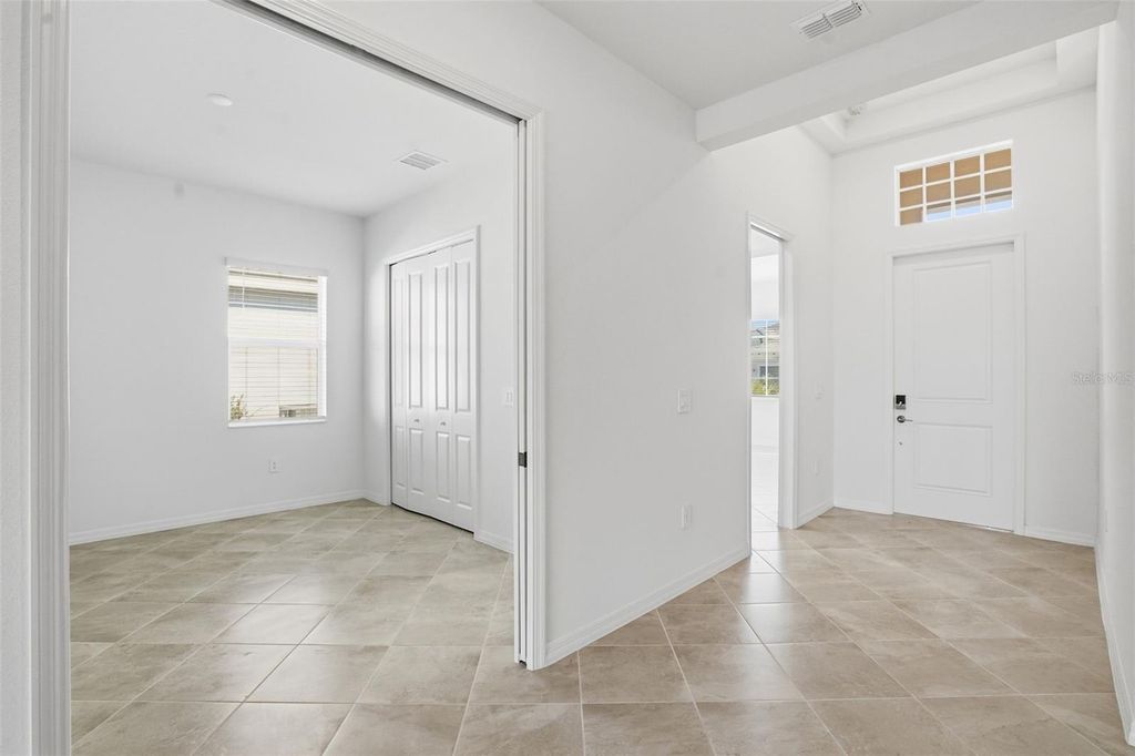 Image 2 of property listing at 19736 TROUT TERRACE, Lakewood Ranch, FL 34211